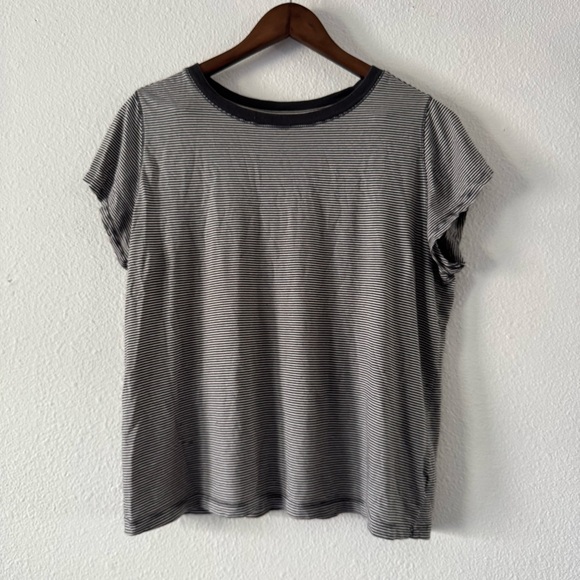 Universal Threads Hematite Stripe Tee Shirt Top XL Nautical Preppy Casual - Picture 9 of 9